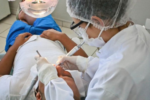 Municípios têm até segunda para solicitar equipamentos odontológicos A ação é parte da Política Nacional de Saúde Bucal - Brasil Sorridente