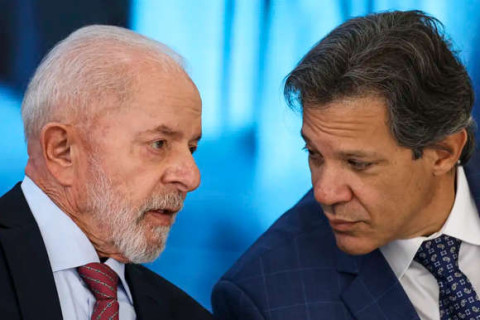Lula elogia Haddad e detona jornais que criticam a economia brasileira