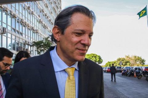Haddad diz que taxação norte-americana afeta economia global Para o ministro, atual ambiente internacional é de incertezas
