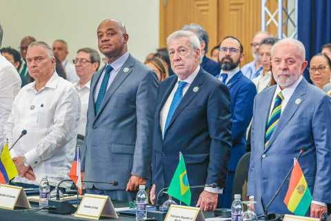 História ensina que “guerras comerciais não têm vencedores”, diz Lula Presidente discursou na reunião de cúpula de chefes de Estado da Celac