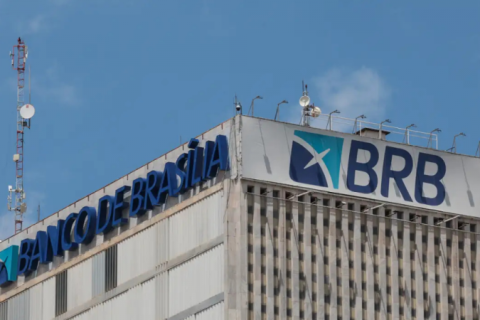 BRB aprova aumento de capital em até R$ 8,8 bilhões Banco anuncia venda de R$ 15 bilhões em ativos adquiridos do Master