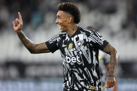 Botafogo supera Juventude e vence a primeira no Brasileirão