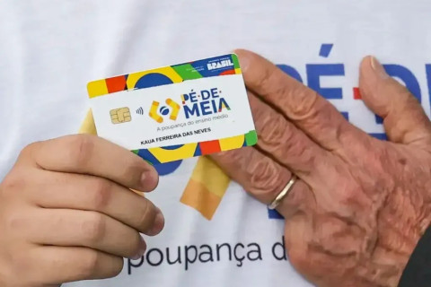 Efeito Lula: pé-de-meia consegue reduzir 25% do problema da evasão escolar