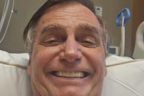 Bolsonaro recebe alta da UTI e segue internado em hospital de Brasília, diz boletim médico