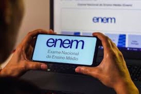 Prazo para pedir isenção da taxa do Enem é prorrogado para 2 de maio Alunos de escolas públicas e participantes do Pé-de-Meia têm direito