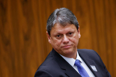Moraes arquiva pedido para incluir Tarcísio em inquérito do golpe