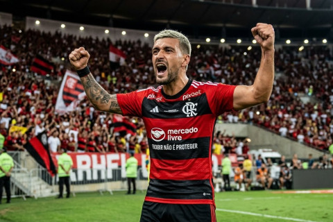 Brasileirão: Flamengo vence Atlético-MG e retoma a liderança no Maracanã