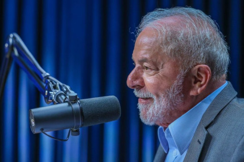 Lula reclama de falta de recursos para prédios tombados no país Presidente deu nova entrevista a rádios, desta vez, baianas