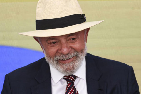 Já dá para decretar o Carnaval em todo território nacional, né?", diz Lula