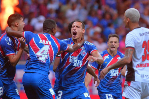 Bahia vence Vitória na primeira final e torcida ‘solta o verbo’ sobre Rogério Ceni