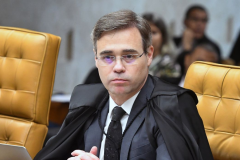 Mendonça decide manter Vorcaro preso na Superintendência da PF Ministro também vota pela manutenção da prisão de pai do banqueiro